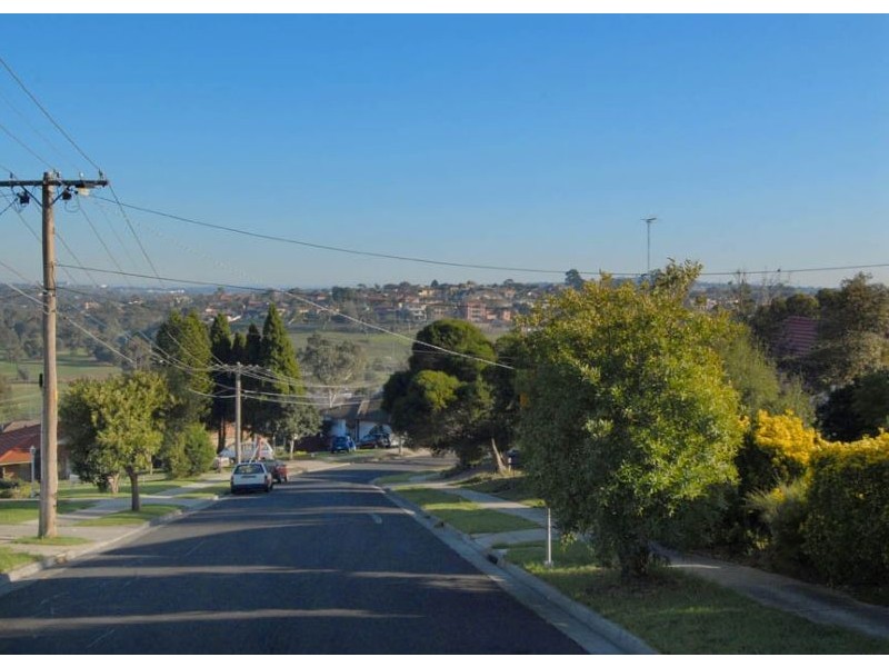 21 Hendricks Crescent, Jacana VIC 3047