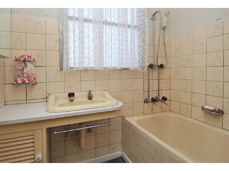 27 Kitchener Street, Broadmeadows VIC 3047