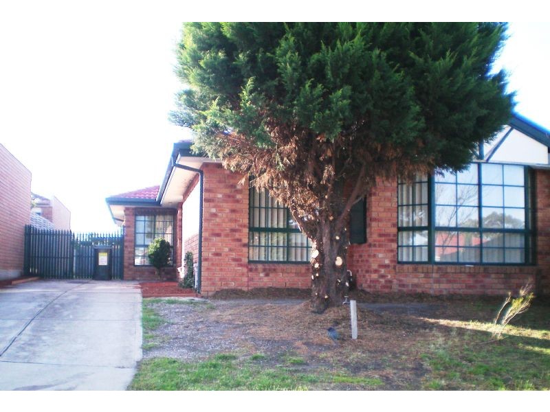 16 PARKER COURT, Roxburgh Park VIC 3064