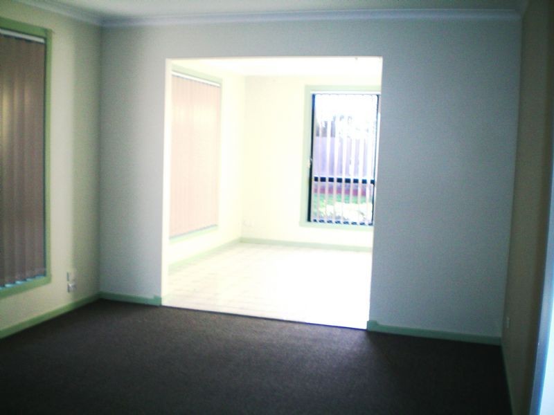 16 PARKER COURT, Roxburgh Park VIC 3064