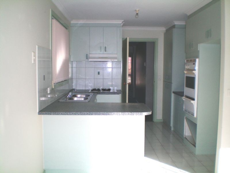 16 PARKER COURT, Roxburgh Park VIC 3064