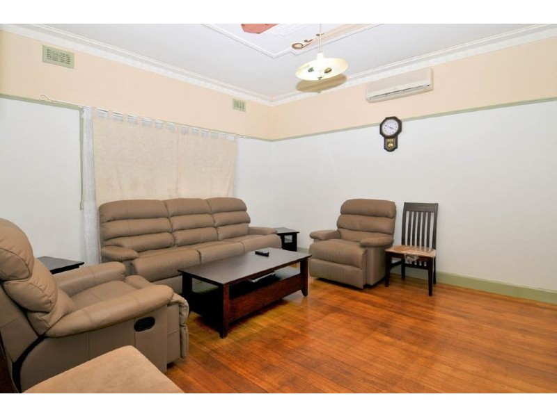 24 Trevannion Street, Glenroy VIC 3046