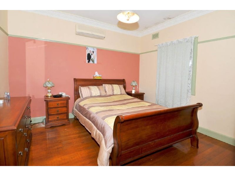 24 Trevannion Street, Glenroy VIC 3046