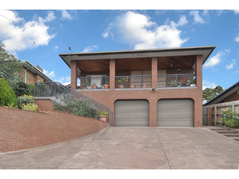 37 Valley Crescent, Glenroy VIC 3046