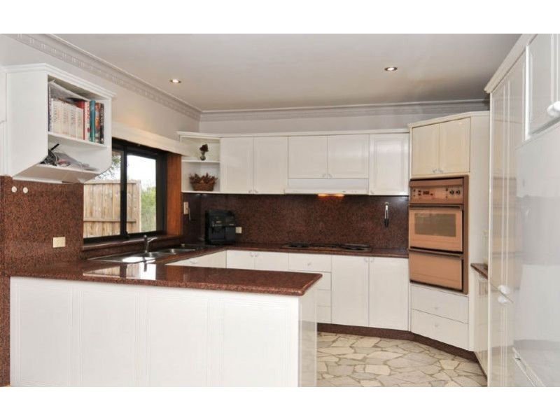 37 Valley Crescent, Glenroy VIC 3046