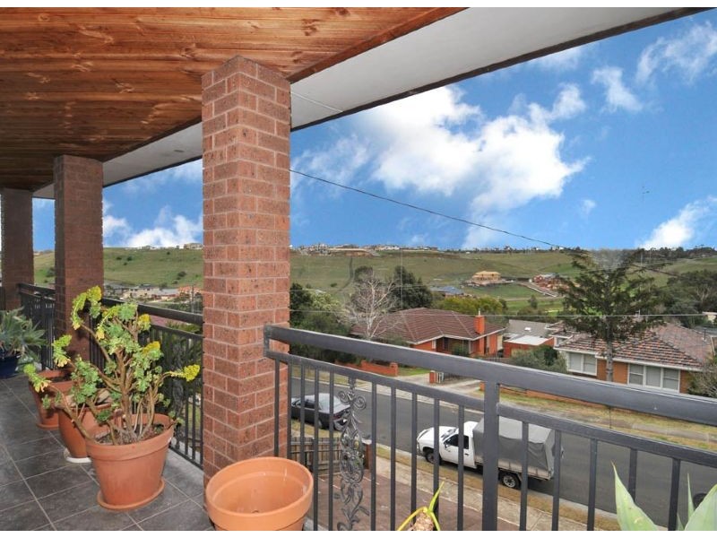 37 Valley Crescent, Glenroy VIC 3046