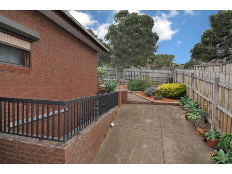 37 Valley Crescent, Glenroy VIC 3046