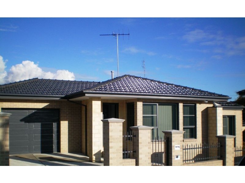 9 MEAKER AVENUE, Oak Park VIC 3046