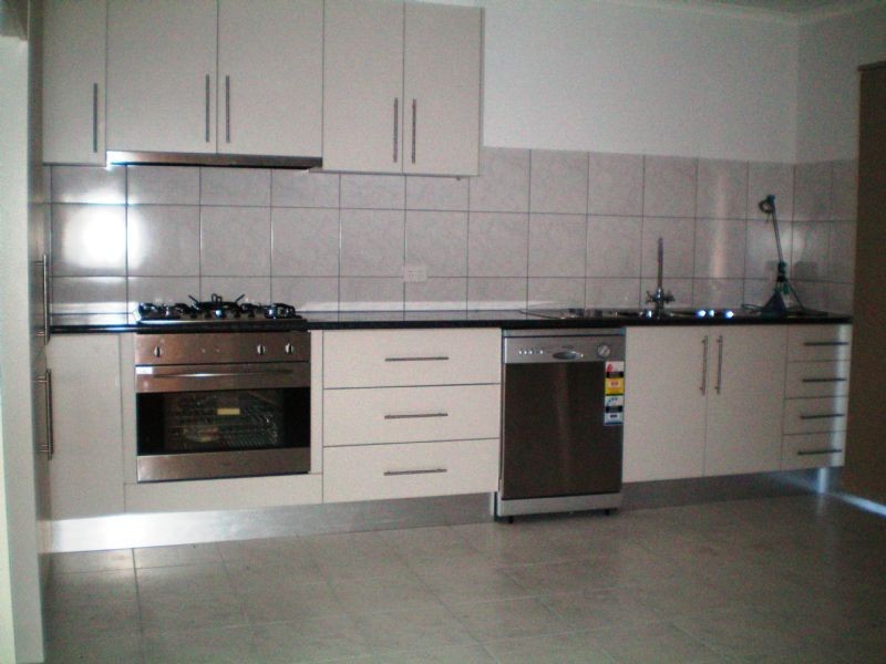 9 MEAKER AVENUE, Oak Park VIC 3046