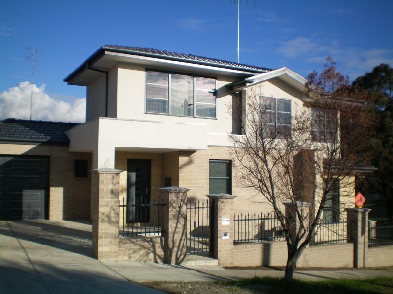 11 MEAKER AVENUE, Oak Park VIC 3046