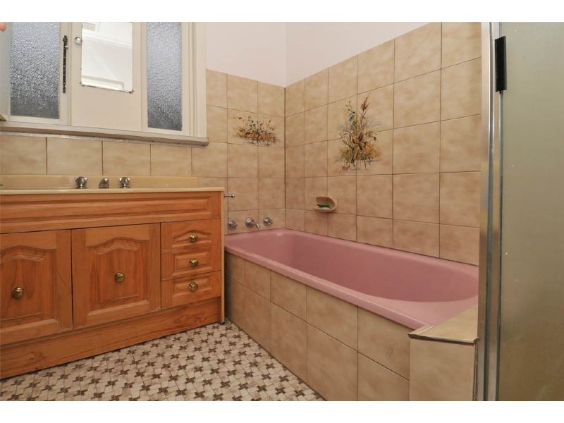 10 Churchill Street, Glenroy VIC 3046