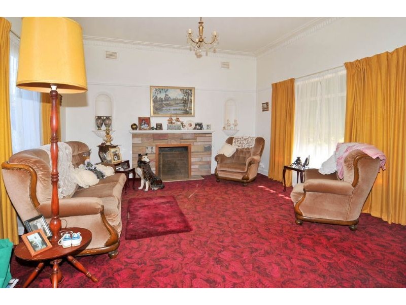 31 Gladstone Parade, Glenroy VIC 3046