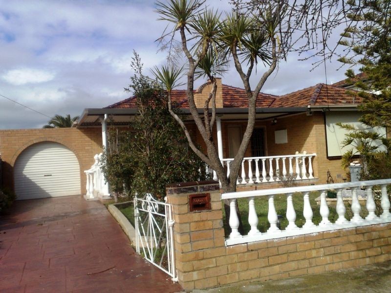 29 PENGANA AVENUE, Glenroy VIC 3046