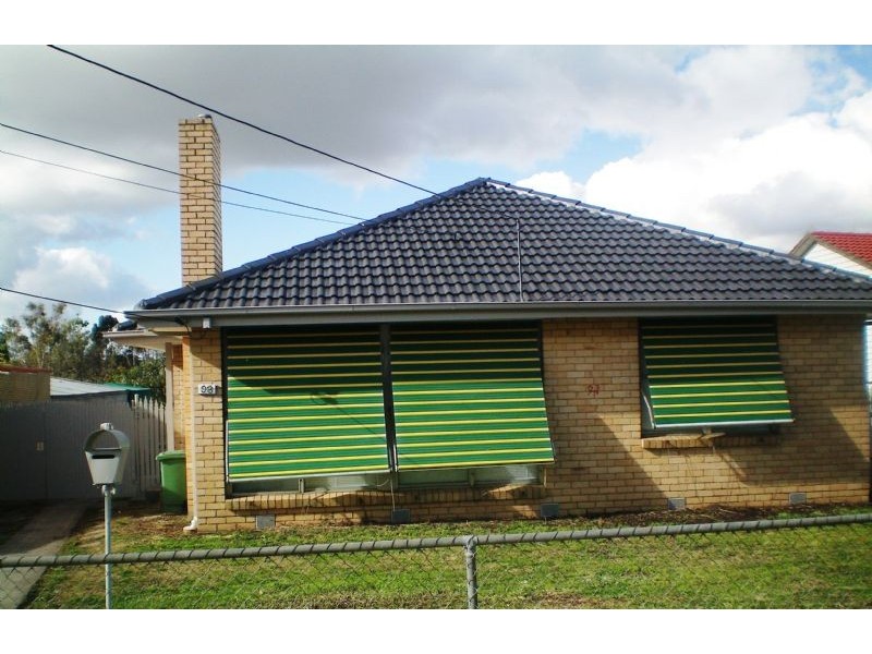 98 DALLAS DRIVE, Dallas VIC 3047