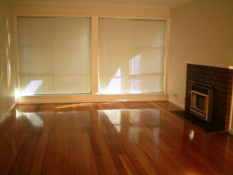 98 DALLAS DRIVE, Dallas VIC 3047