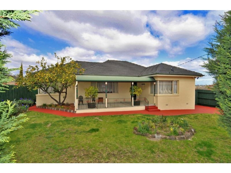 15 Lex Grove, Oak Park VIC 3046