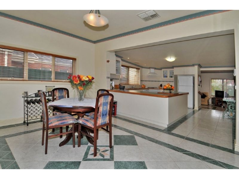 15 Lex Grove, Oak Park VIC 3046