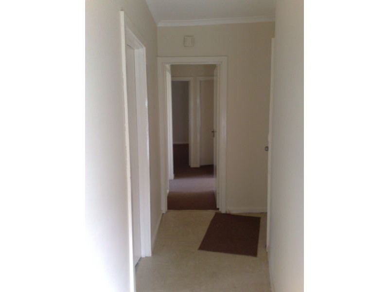 4/18 Wheatsheaf Road, Glenroy VIC 3046