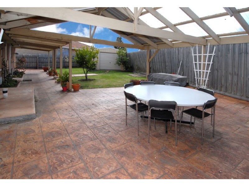 4 Bena Court, Dallas VIC 3047