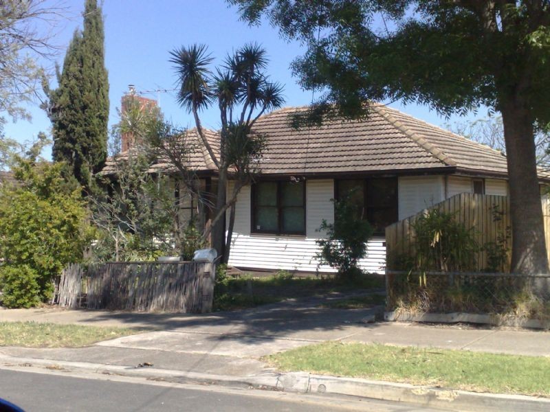 73 Leonard Avenue, Glenroy VIC 3046