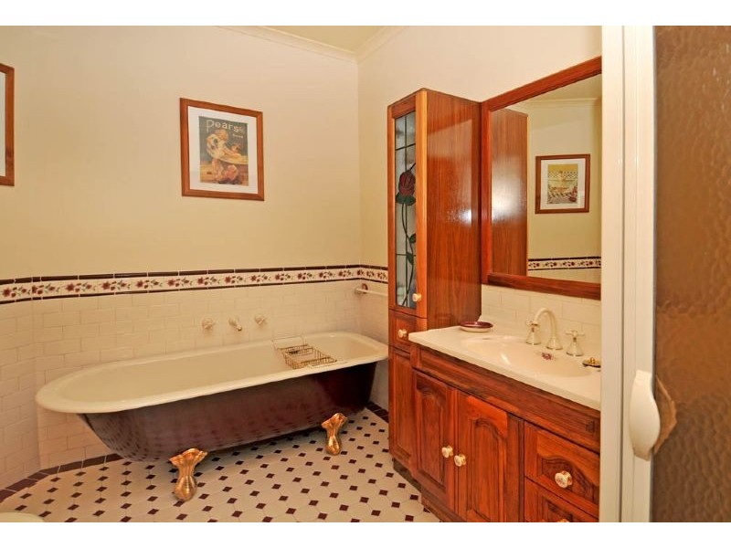 21 Exeter Street, Hadfield VIC 3046