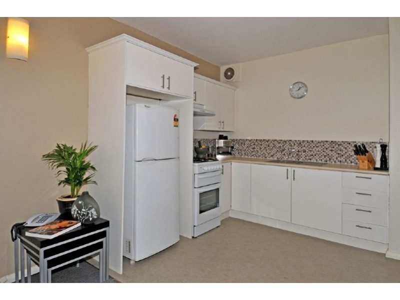 2/11 Currajong Street, Glenroy VIC 3046