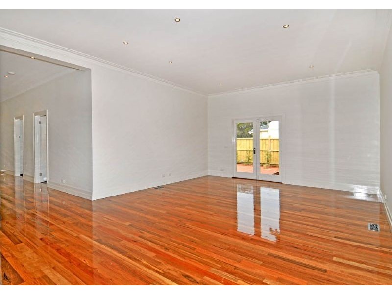 33 Arndt Road, Pascoe Vale VIC 3044