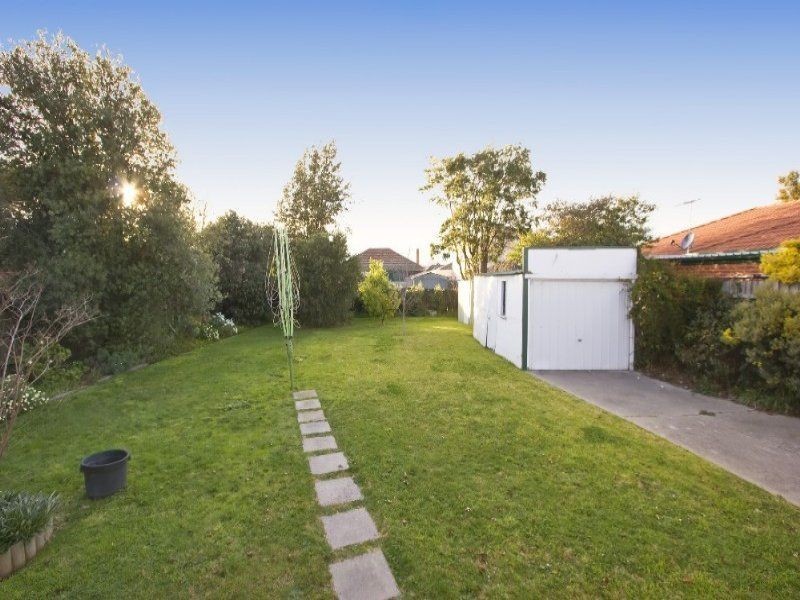 24 KIRBISTER ST, Pascoe Vale VIC 3044