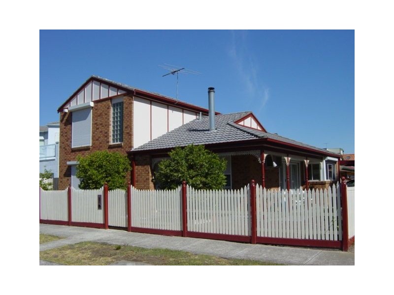 33 Freeman Drive, Glenroy VIC 3046