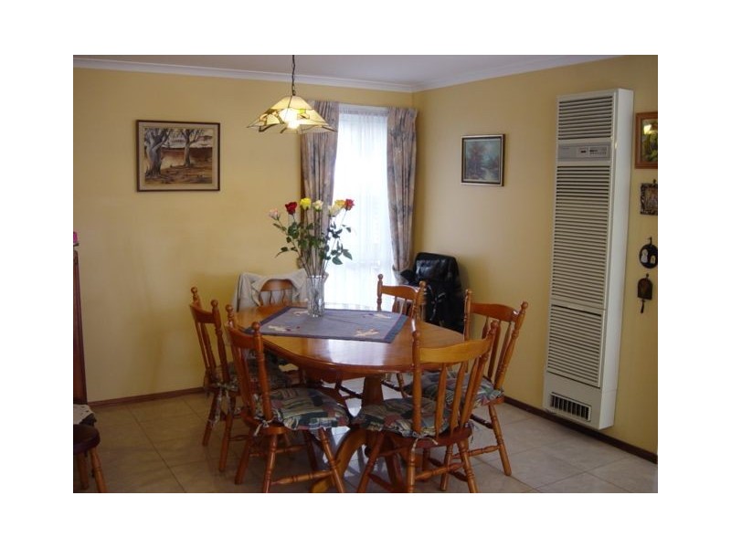 33 Freeman Drive, Glenroy VIC 3046