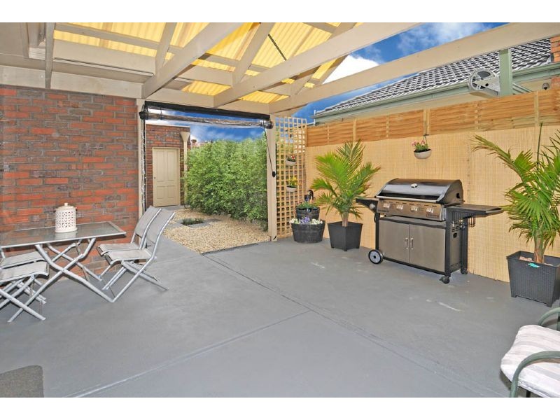 19 Cosmos Street, Glenroy VIC 3046