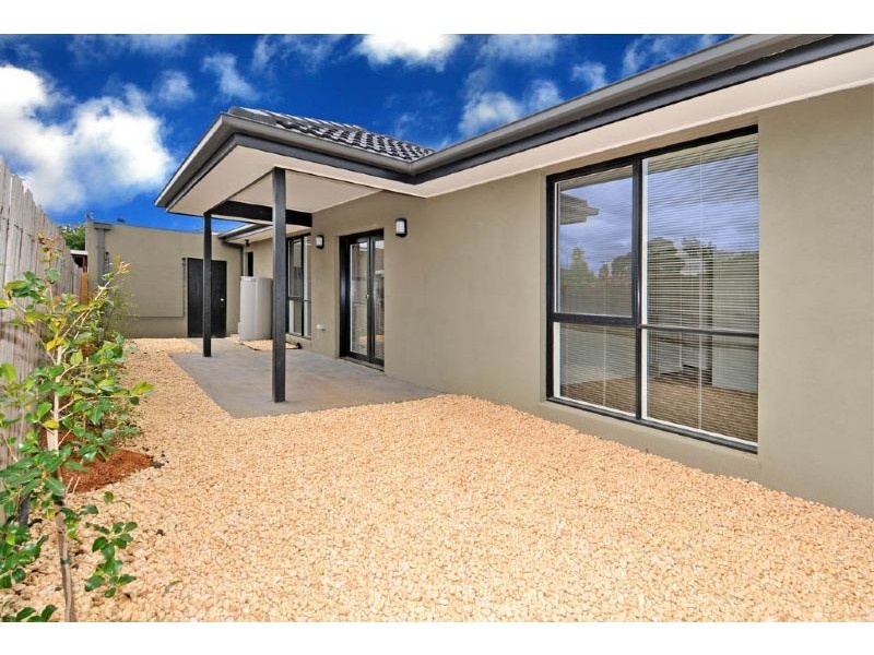 2/43 Hartington Street, Glenroy VIC 3046
