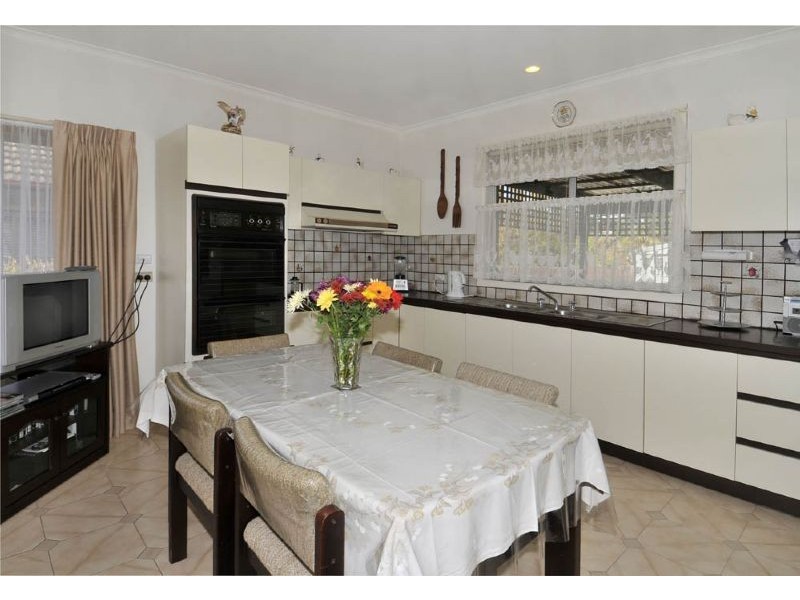 17 GLENROY ROAD, Glenroy VIC 3046