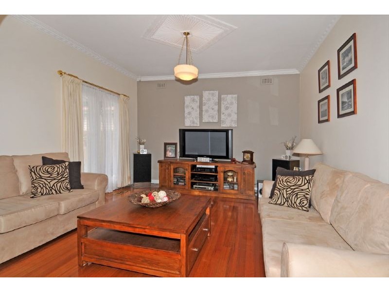 22 Melbourne Avenue, Glenroy VIC 3046