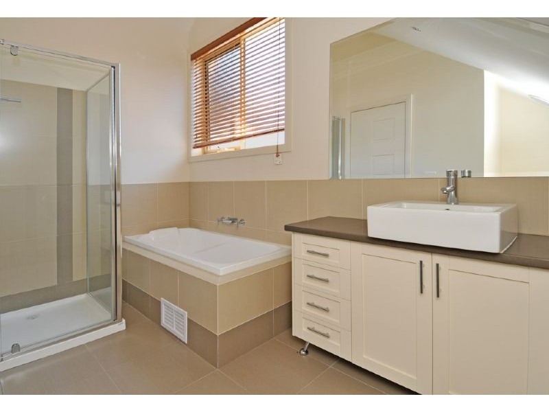 35 Hillcrest Drive, Westmeadows VIC 3049