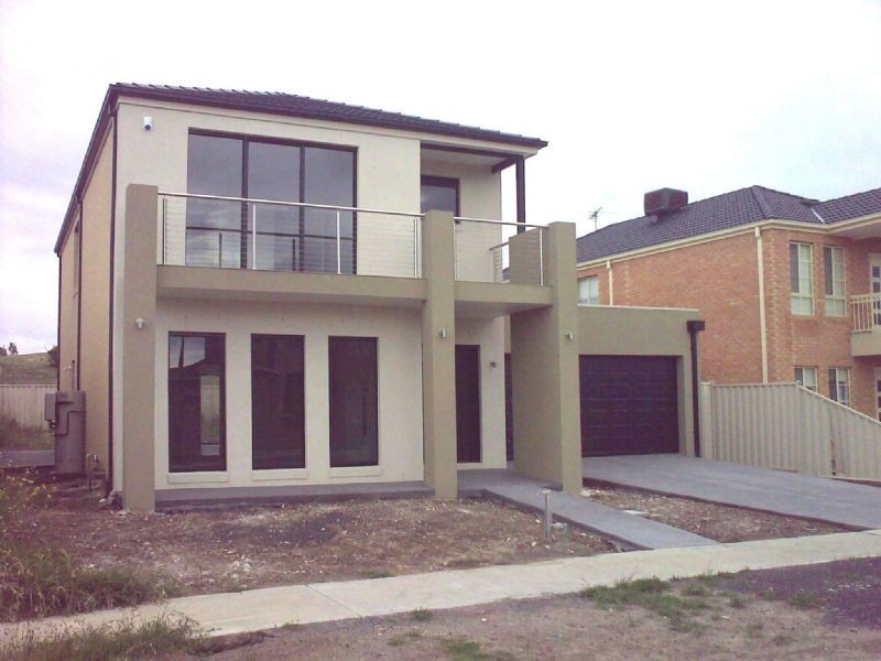 3 Watersedge Way, Roxburgh Park VIC 3064