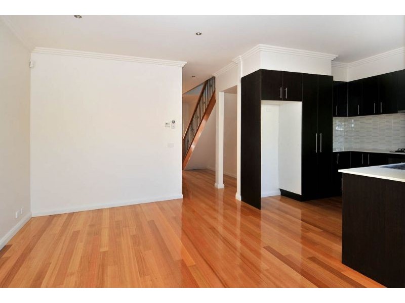 2/14 ST. JAMES STREET, Hadfield VIC 3046
