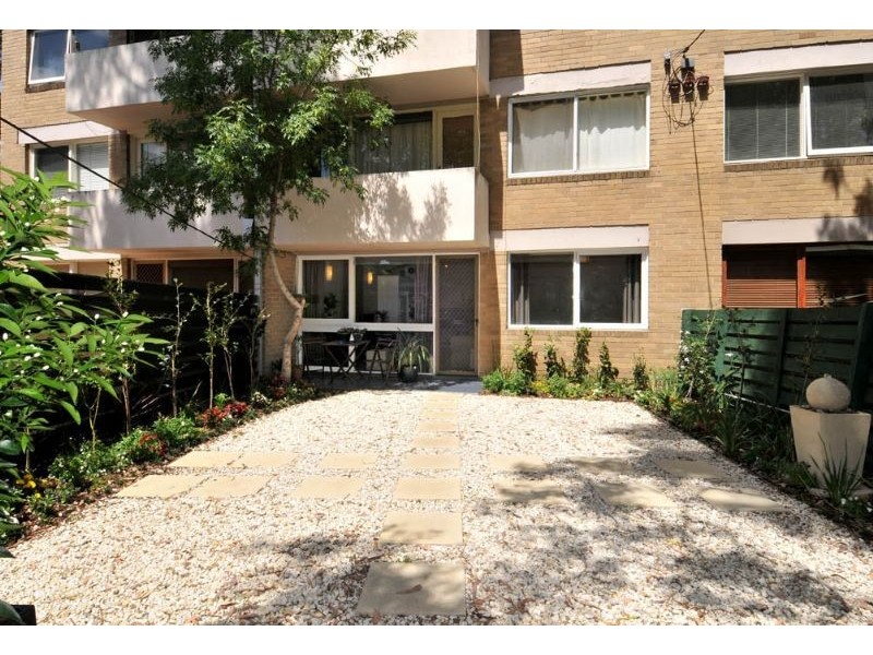 2/11 Currajong Street, Glenroy VIC 3046