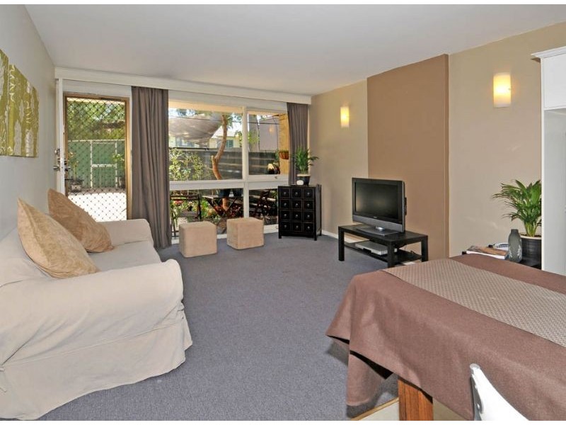 2/11 Currajong Street, Glenroy VIC 3046