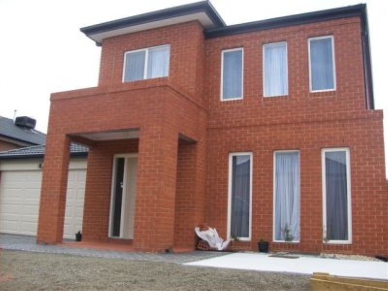 4 HIBERNIA PLACE, Craigieburn VIC 3064