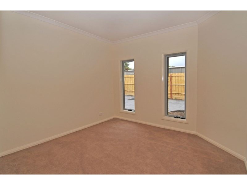 4/17 Mackinnon Grove, Glenroy VIC 3046