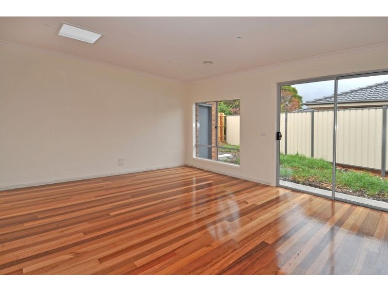 4/17 Mackinnon Grove, Glenroy VIC 3046