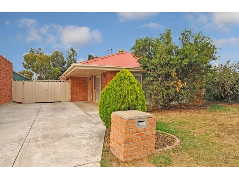 4 Gunbower Crescent, Meadow Heights VIC 3048