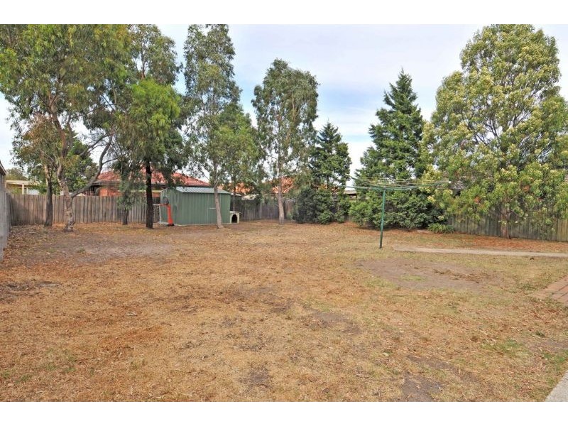 4 Gunbower Crescent, Meadow Heights VIC 3048