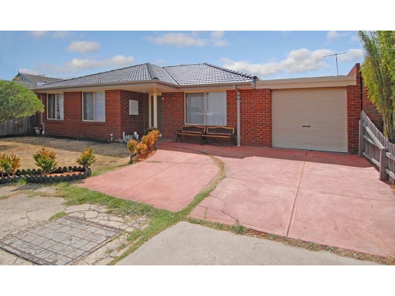 17 Johnson Bowl, Meadow Heights VIC 3048