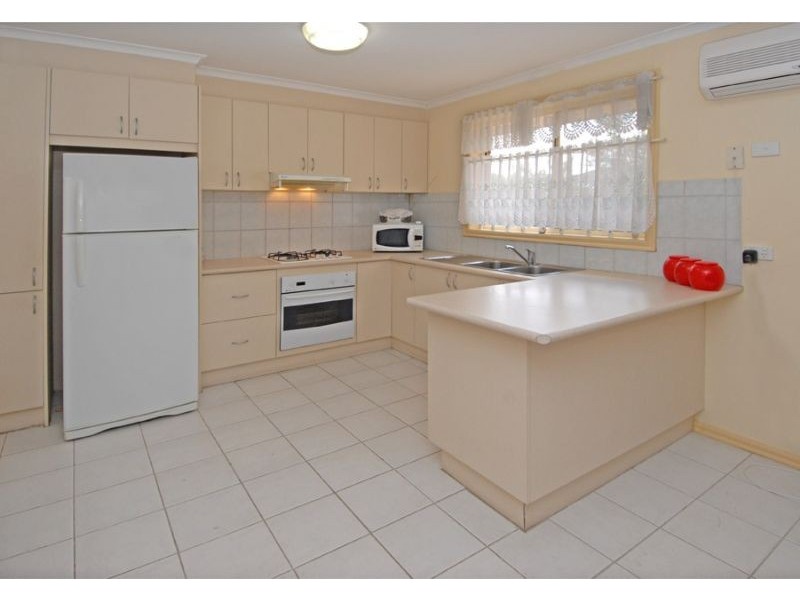 17 Johnson Bowl, Meadow Heights VIC 3048