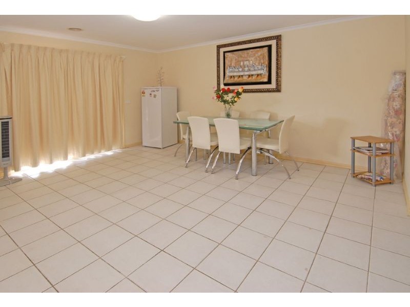 17 Johnson Bowl, Meadow Heights VIC 3048