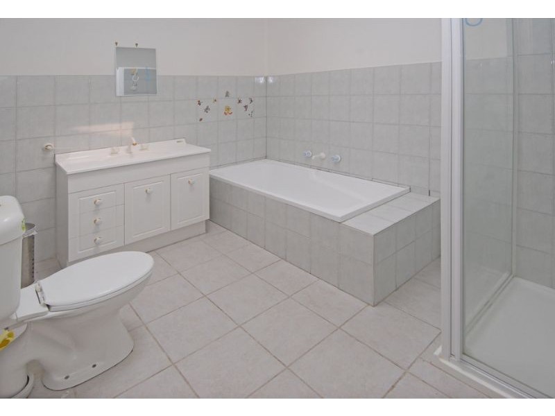 17 Johnson Bowl, Meadow Heights VIC 3048