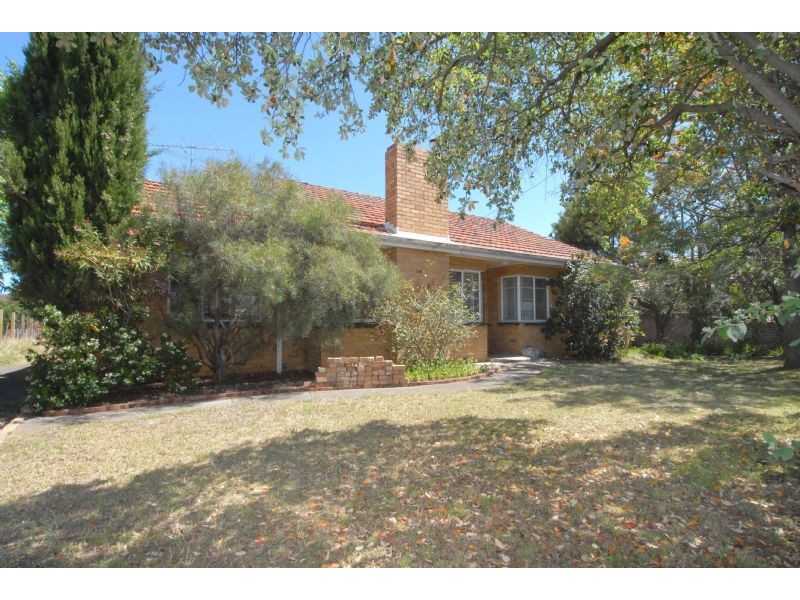 11 Apsley Street, Glenroy VIC 3046
