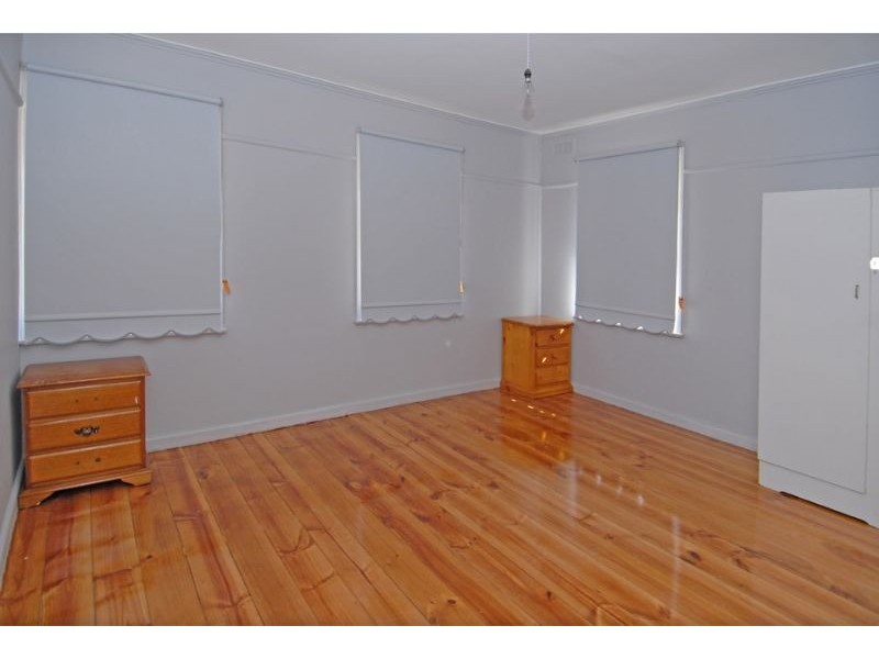 4 View Street, Glenroy VIC 3046